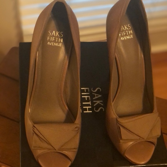 Saks Fifth Avenue Leather Alicia Heel Pumps - Picture 2 of 3